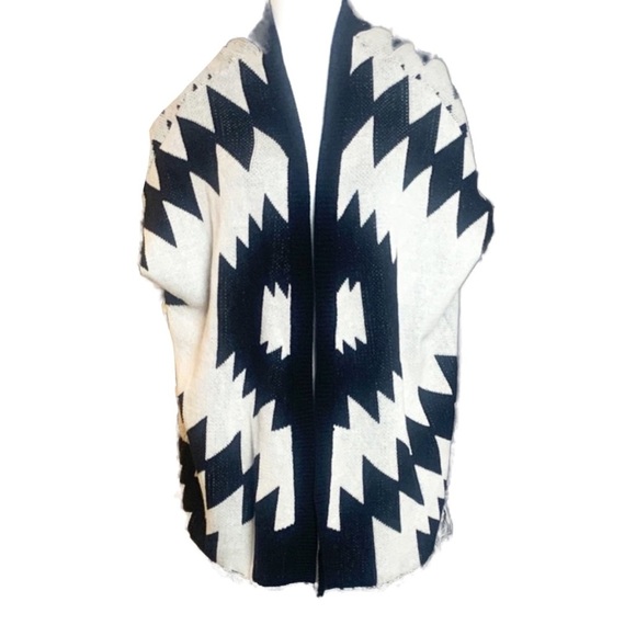 Boho Cardigan Small Tribal Aztec Black White - Picture 1 of 11